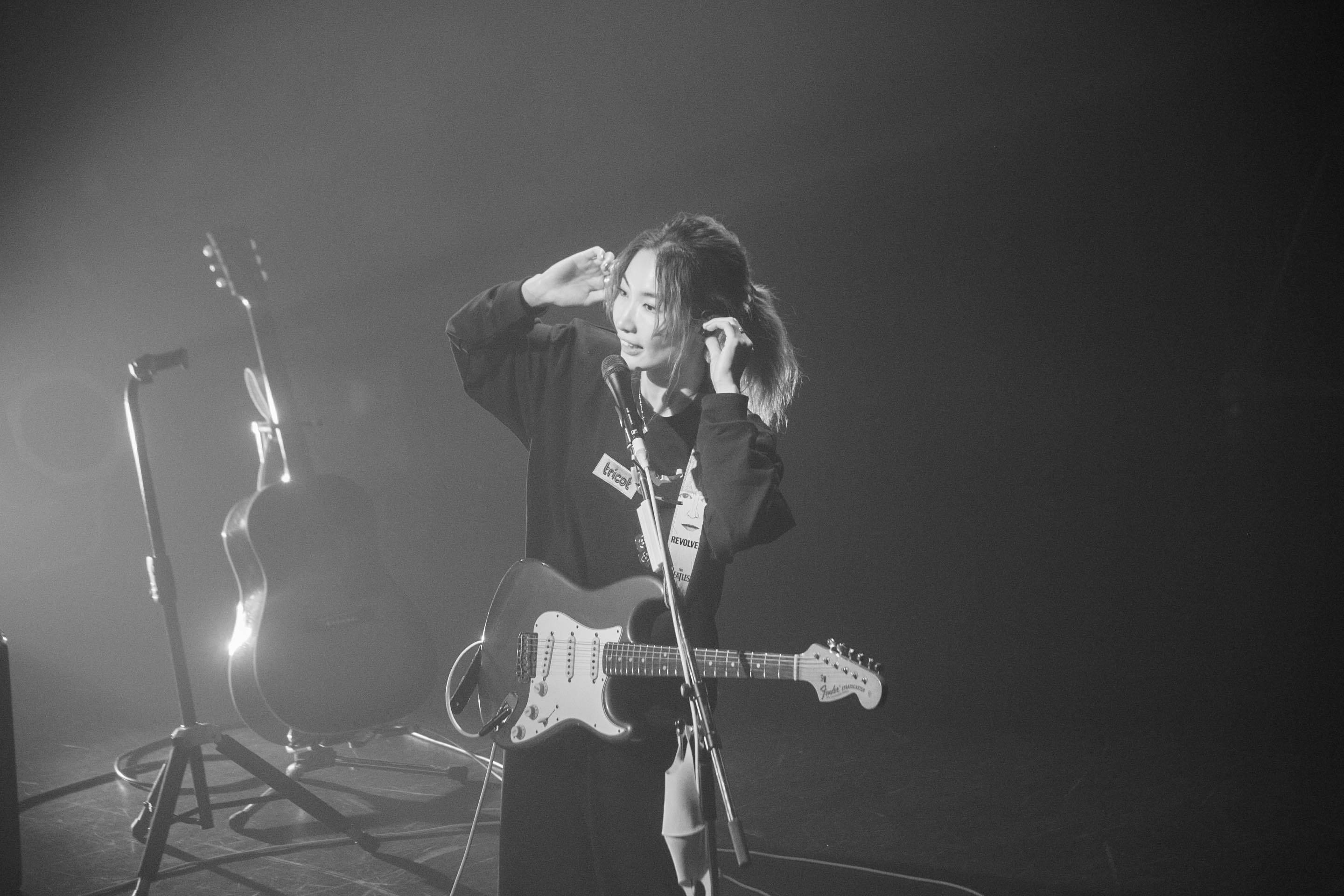 tricot ロゴスウェット